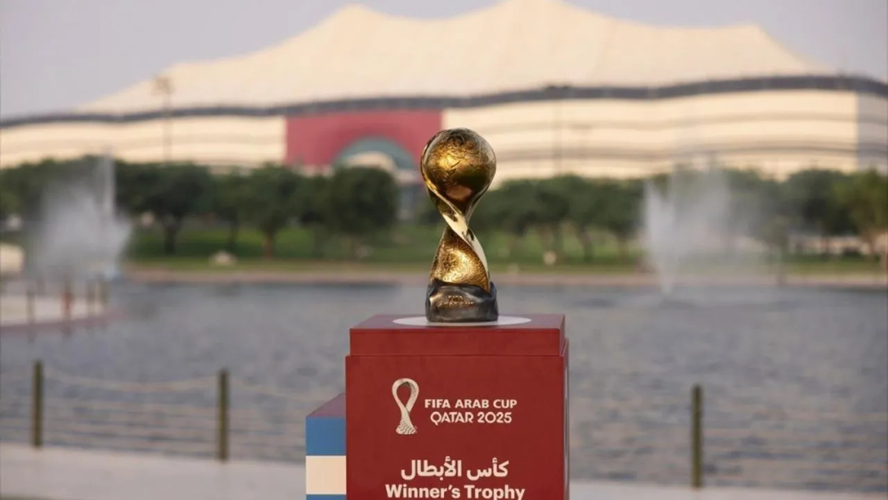 “انطلاقة أسطورية بعد قليل”.. منتخب قطر يقص شريط حفل افتتاح كأس العرب 2025 أمام فلسطين